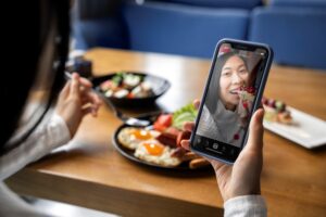 Quem pode fazer anúncios não puláveis no Instagram