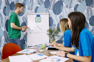 Como o uso do WhatsApp Business ajuda sua empresa no atendimento 